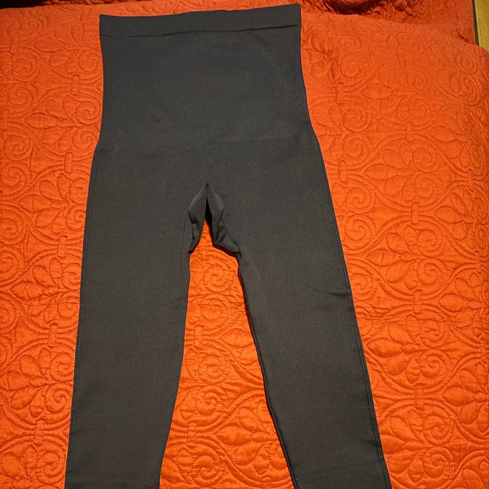 Shapermint Essential High waisted shaping leggings.